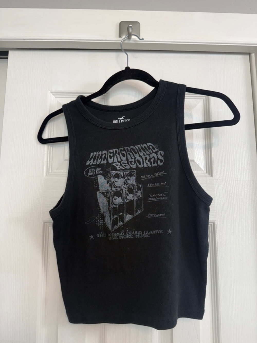 🏜️ 3 for $15 Hollister ribbed tank top